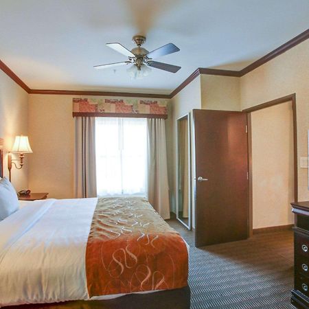 Comfort Suites University Drive Колледж-Стейшн Экстерьер фото