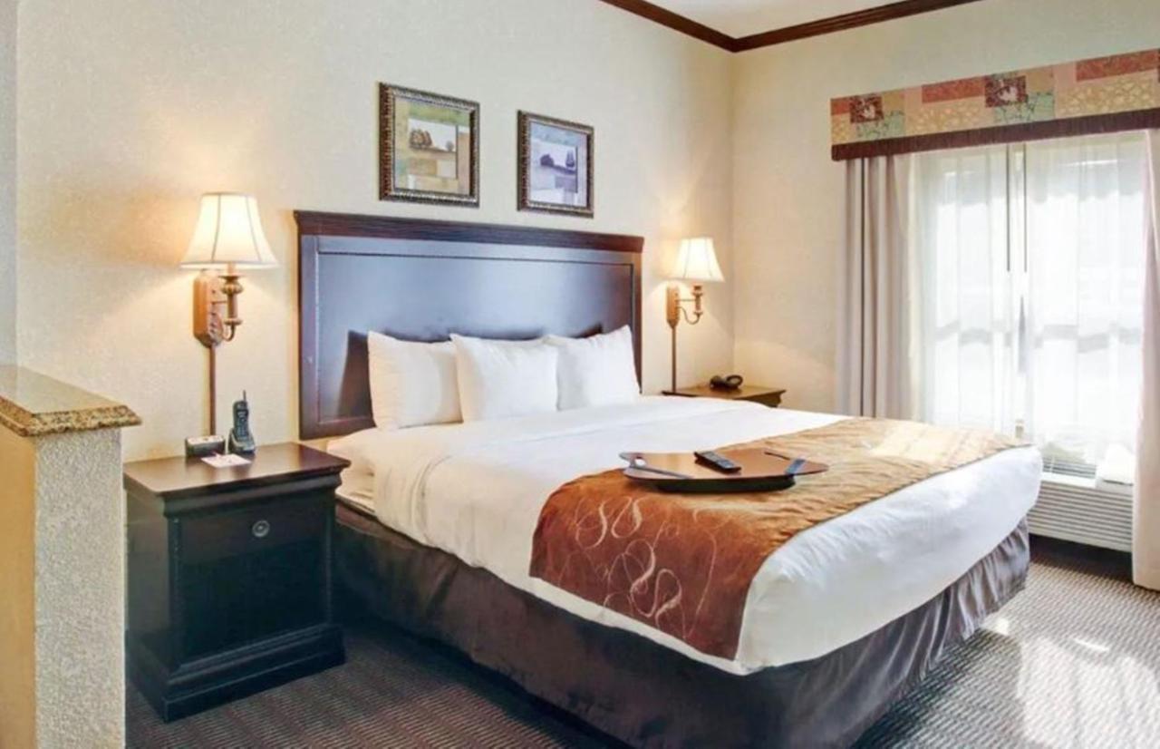 Comfort Suites University Drive Колледж-Стейшн Экстерьер фото